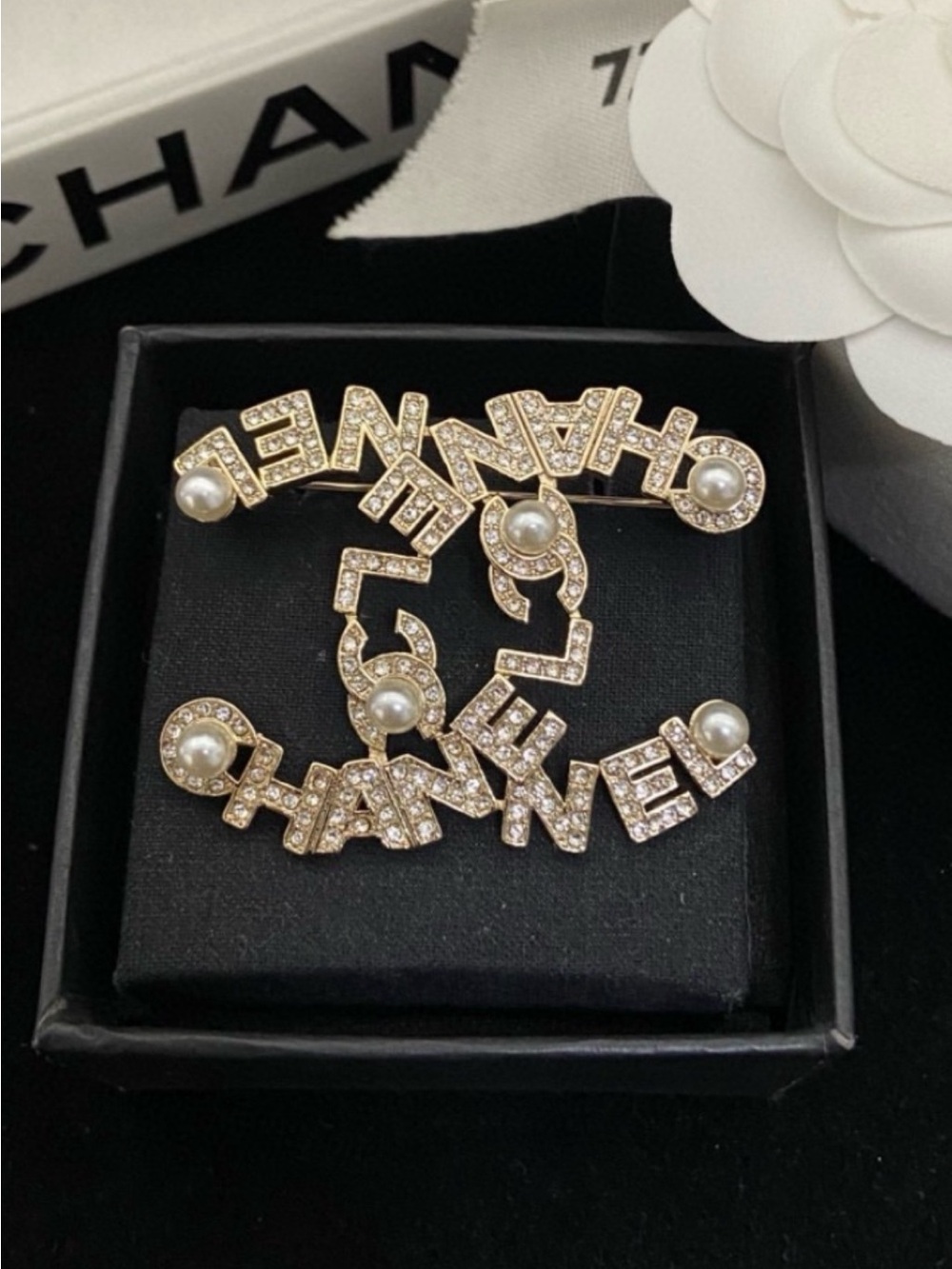 (COMING SOON) CHANEL Gold-Tone Crystal & Pearl Interlocking CC Logo Brooch